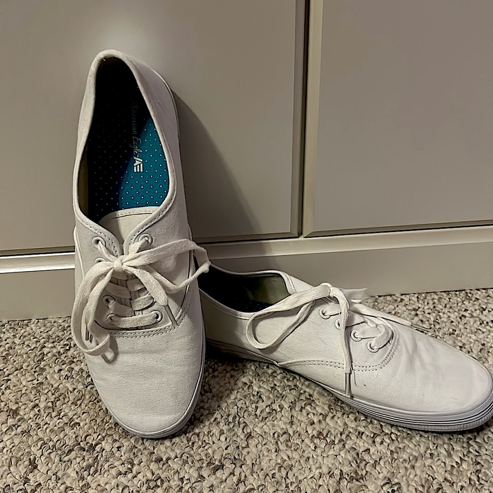 Size 10 white sneakers / tennis shoes